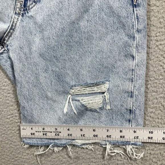 Gap High Rise Loose Bermuda Shorts Womens 2/26 Light Wash Distressed Raw Hem - Picture 9 of 16